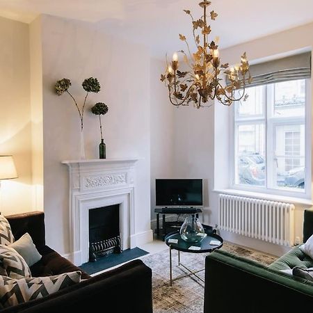 Beautiful House, Cirencester Centre, Parking מראה חיצוני תמונה