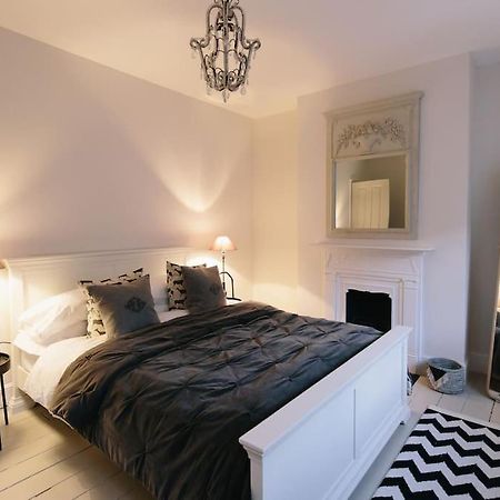 Beautiful House, Cirencester Centre, Parking מראה חיצוני תמונה