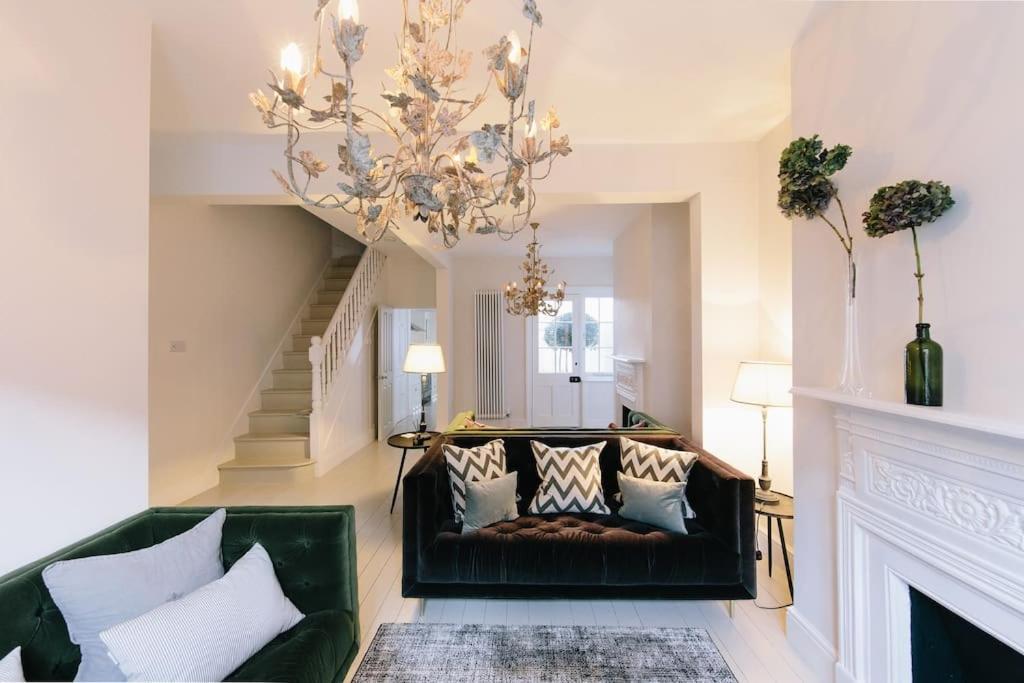 Beautiful House, Cirencester Centre, Parking מראה חיצוני תמונה